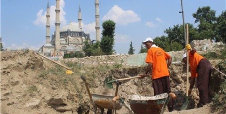 Edirne’de 50 mahkum Selimiye Camii meydan kazısında görev yapıyor