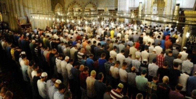 Kamu görevlileri için ’cuma namazı’ talebi