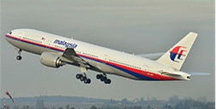 Kayıp Malezya uçağının enkaz parçası Paris’e getirildi
