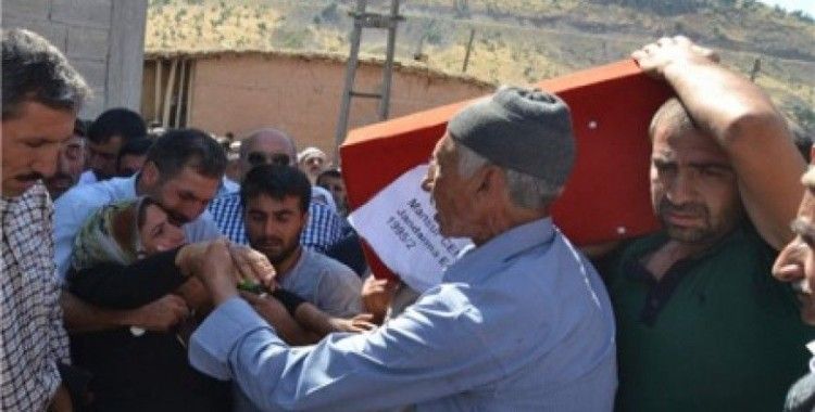 Şehit Er Mahsur Cengiz gözyaşları arasında toprağa verildi