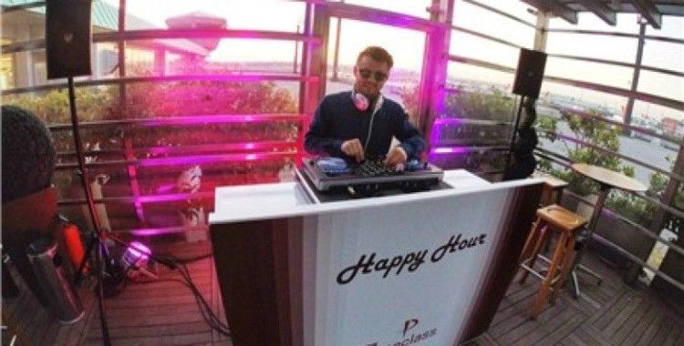 Ünlü Dj Hakan Kabil’den uçuş öncesi mutlu saatler 