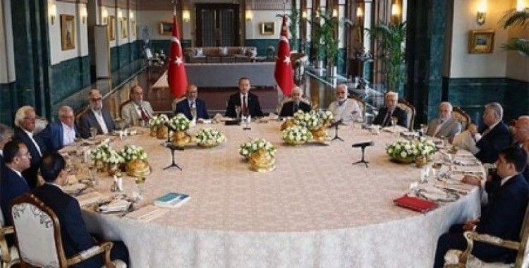 Cumhurbaşkanı Erdoğan yazar ve tarihçileri ağırladı
