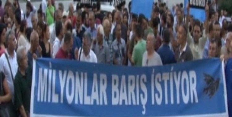 Beyoğlu’nda "Dünya Barış Günü" eylemi