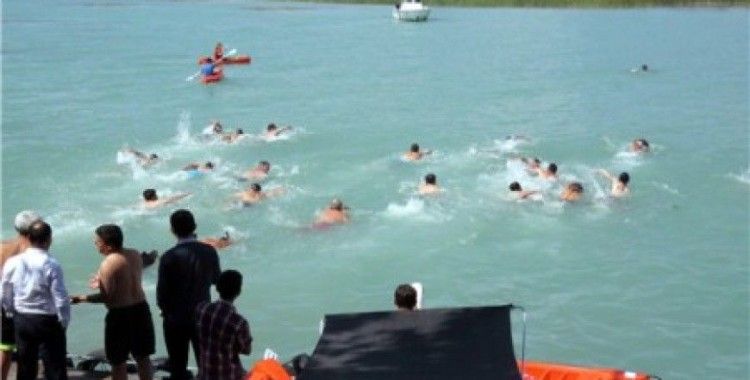 Beyşehir’de 'Gölün gözyaşları' isimli yüzme etkinliği