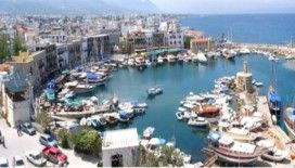 Kıbrıslı liderler sergi açılışı için bir araya geldi