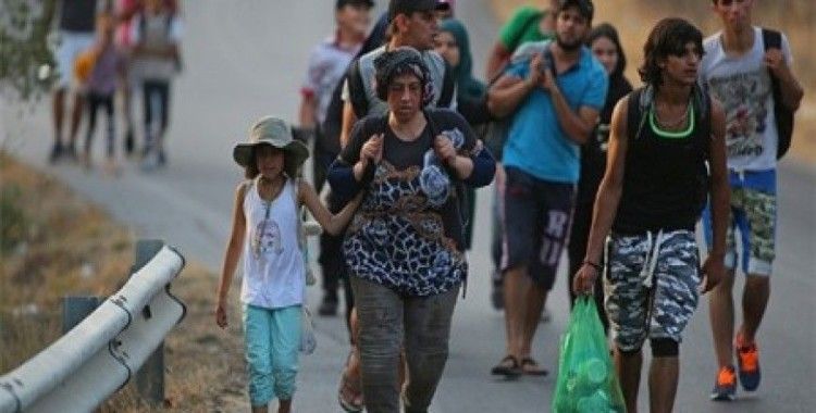 Suriyeliler Edirne'ye otobandan yürüyor