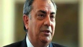 Türkeş Kıbrıs'ta Boğaz Şehitliği'ni ziyaret etti