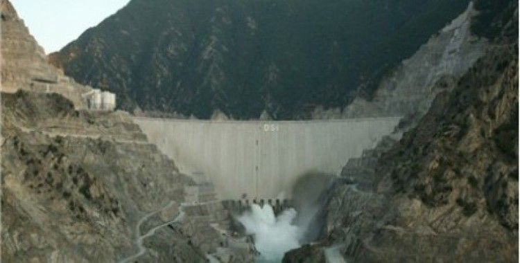 Artvin Barajı su tutmaya başladı 