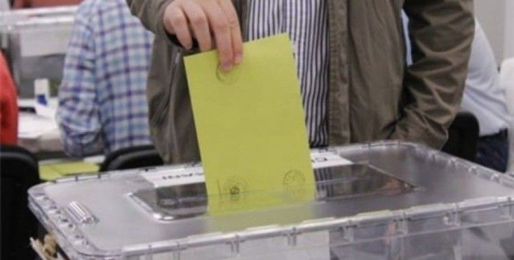 Taşucu Limanı'nda oy kullanma işlemi başladı 