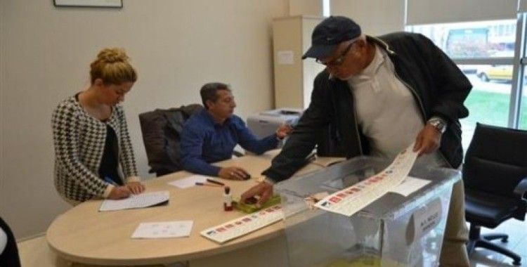 Ayvalık Deniz Hhudut kapısında oy verme işlemi başladı