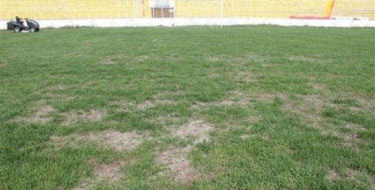 İnönü Stadı'nın bozuk zeminine rulo çimle iyileştirme yapılacak