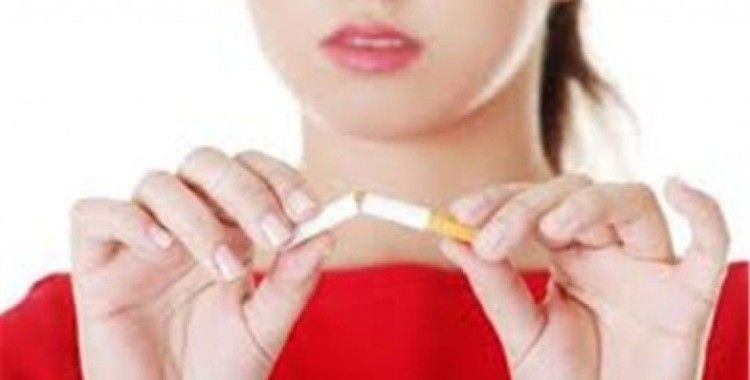 Sigara, menopozu 1.5 yıl erkene çekiyor
