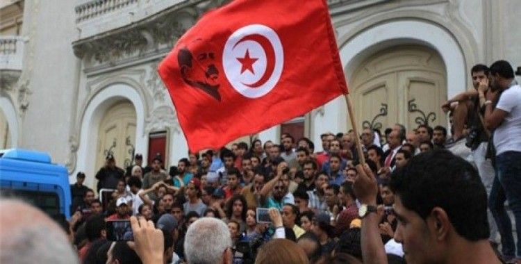 Tunus'ta siyasi kriz işaretleri