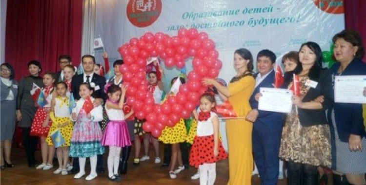 Kazakistanlı selzedelere TİKA'dan destek
