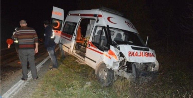 Sinop'ta ambulans kazası