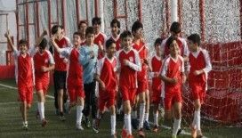 Bayraklı'da kış spor okullarına yoğun ilgi