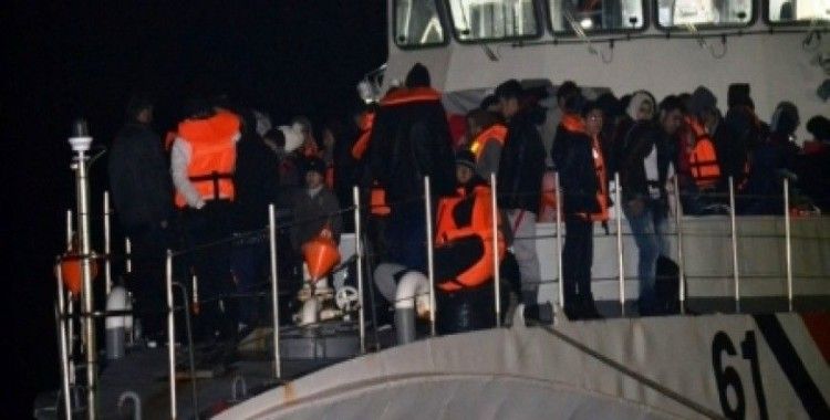 222 kaçak göçmen boğulmaktan son anda kurtuldu