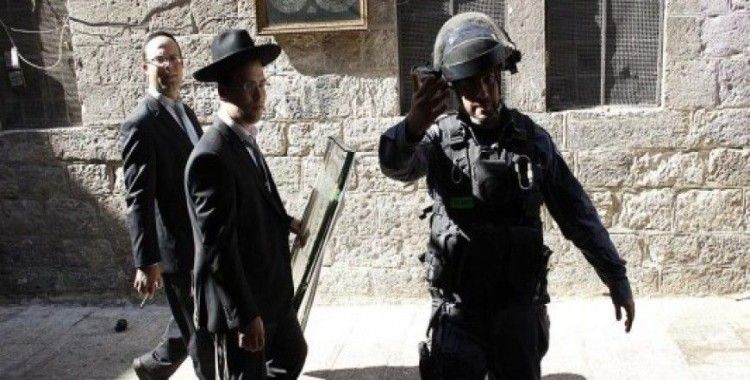 Yahudi yerleşimciler polis koruması altında Mescid-i Aksa'ya girdi