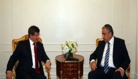 Davutoğlu Akıncı ile görüştü