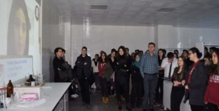 Sosyal Bilimler Lisesi öğrencileri NKÜ morfoloji binasını gezdi