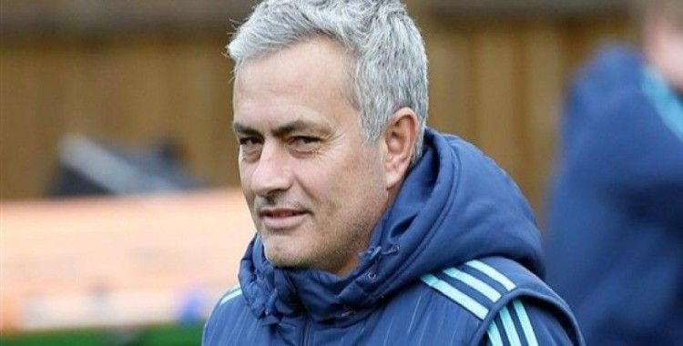 Chelsea'de Mourinho'nun geleceği masaya yatırılıyor