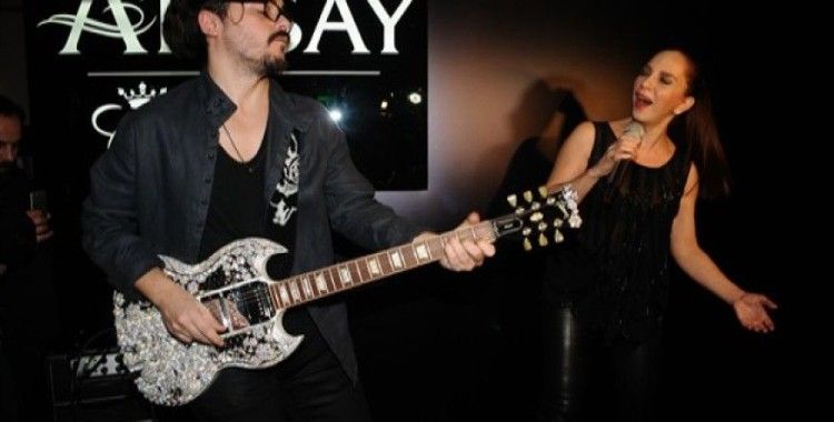 Atasay Mücevherat'ın  gitar daveti