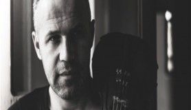 Aşk şarkılarının adamı