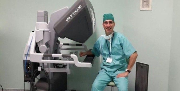 Yabancı cerrahlar robotik ameliyatları Türkiye'de öğrenecek
