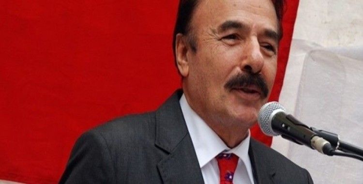 Ferdi Tayfur Cumhurbaşkanlığı Külliyesi'nde şarkı söyledi