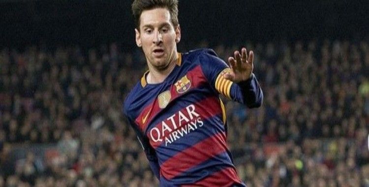 Messi ilk kez 'ayın oyuncusu' seçildi