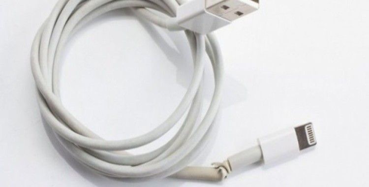 Apple o kablolarını topluyor