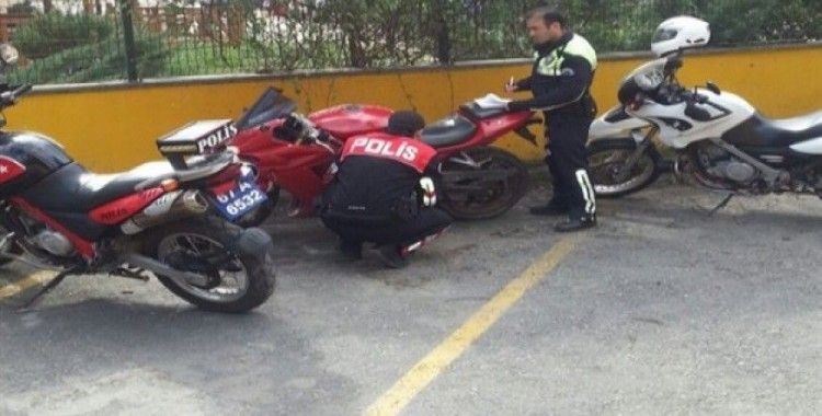 Dur ihtarına uymayan sürücünün motosikleti çalıntı çıktı