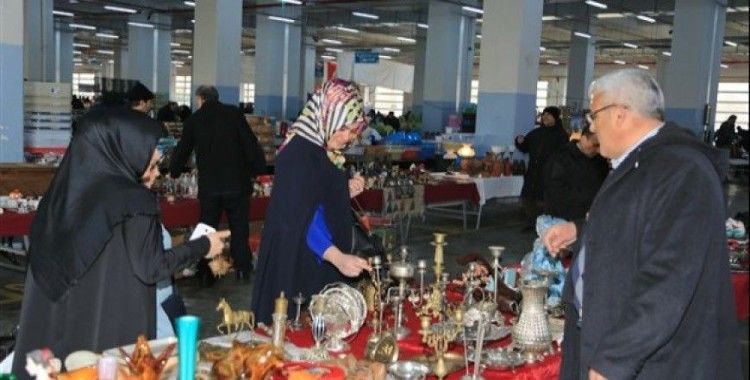 Antika pazarı, antika severlerinin akınına uğruyor