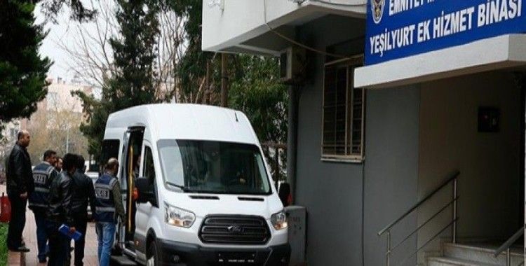 İzmir'deki FETÖ/PDY operasyonunda iki gözaltı