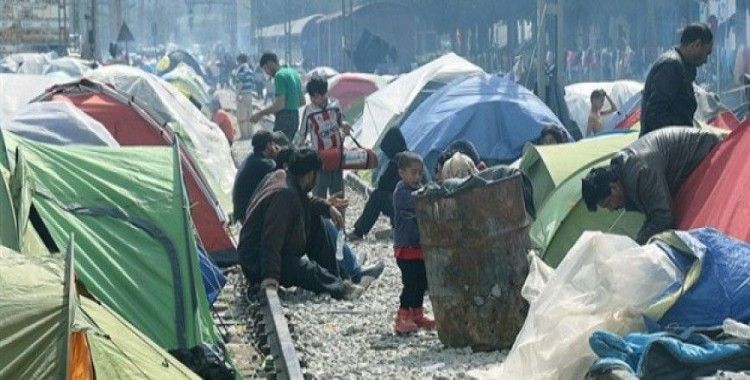 İdomeni'deki sığınmacıların çaresiz bekleyişi sürüyor