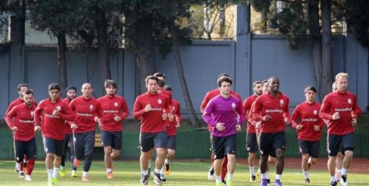 Galatasaray'a Sneijder'den iyi haber