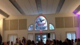 Alyansları getirmek yerine kaçınca cama tosladı