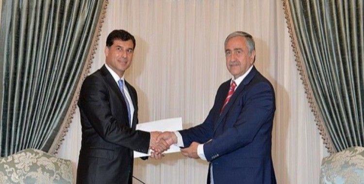 KKTC'de yeni başbakan göreve başladı