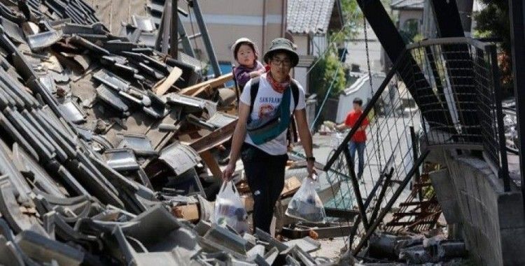 ​Japonya'da son 24 saatte 400'den fazla artçı deprem