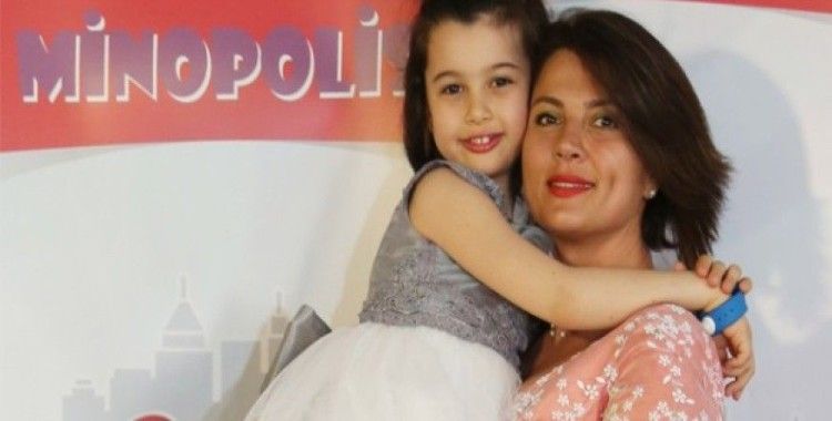 Açelya Akkoyun'un kızı 8 yaşında