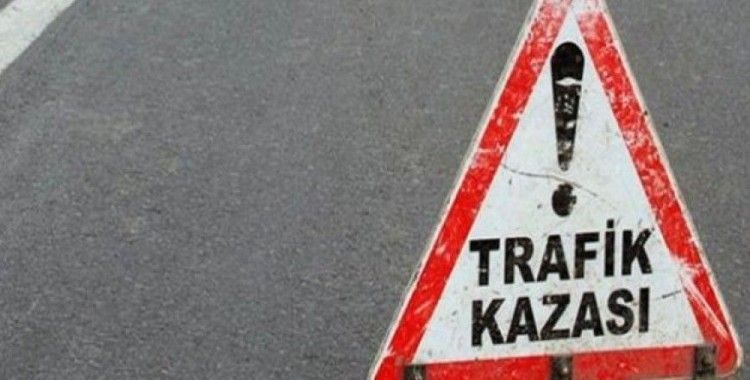 Ölümlü trafik kazasında vatandaşlar yolu trafiğe kapattı