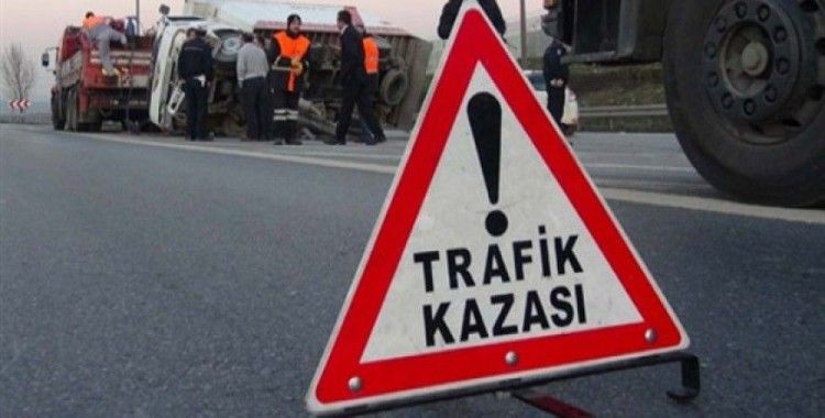 Antalya'da trafik kazası, 3 yaralı