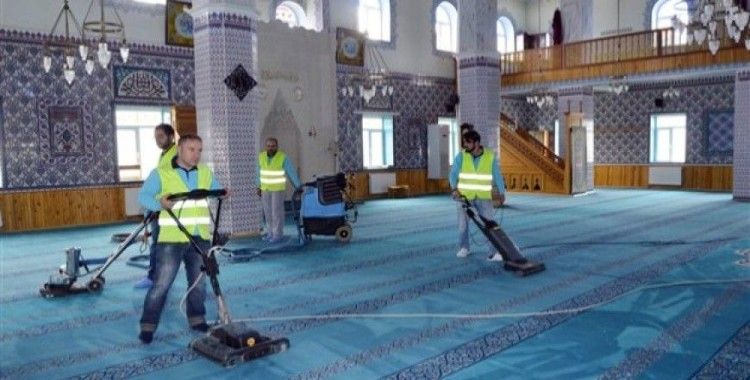 Erzurum'da camiler Ramazan'a hazırlanıyor