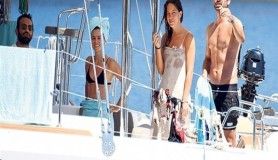 Buğra Gülsoy'u sevgilisi yıkadı