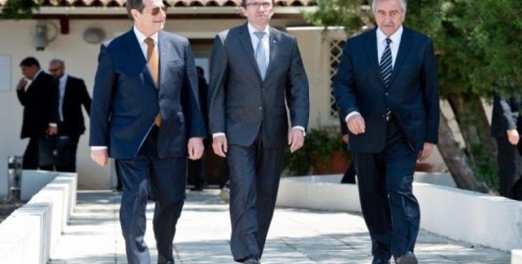 Kıbrıs'ta liderler yeniden bir araya geldi 