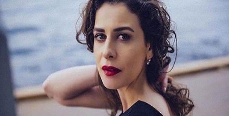 Ebru Özkan evleniyor