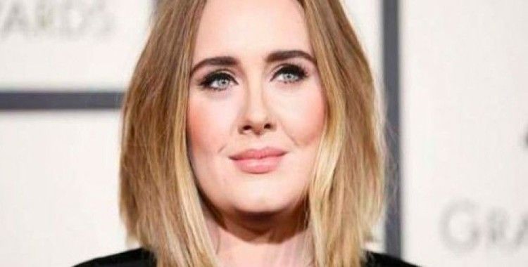 Adele gözyaşlarını tutamadı