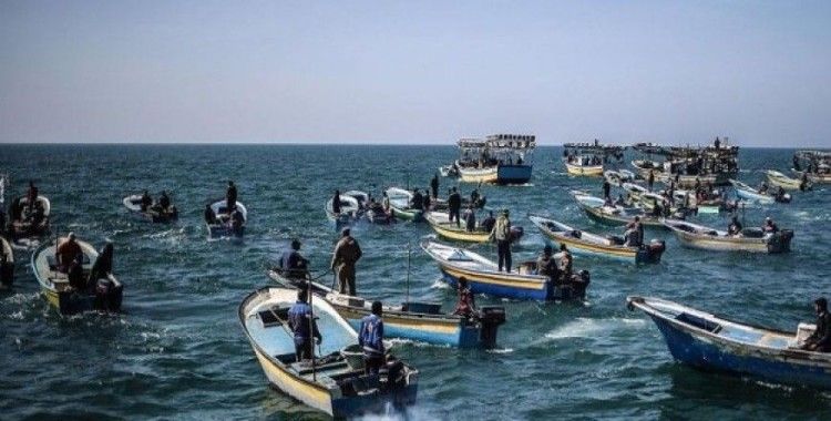 İsrail Gazze'deki avlanma menzilini 6 mile çekti