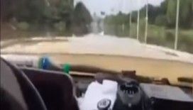 Sel sularına aldırmadılar