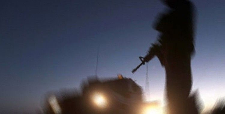 Van'da askeri araç devrildi, 2 yaralı